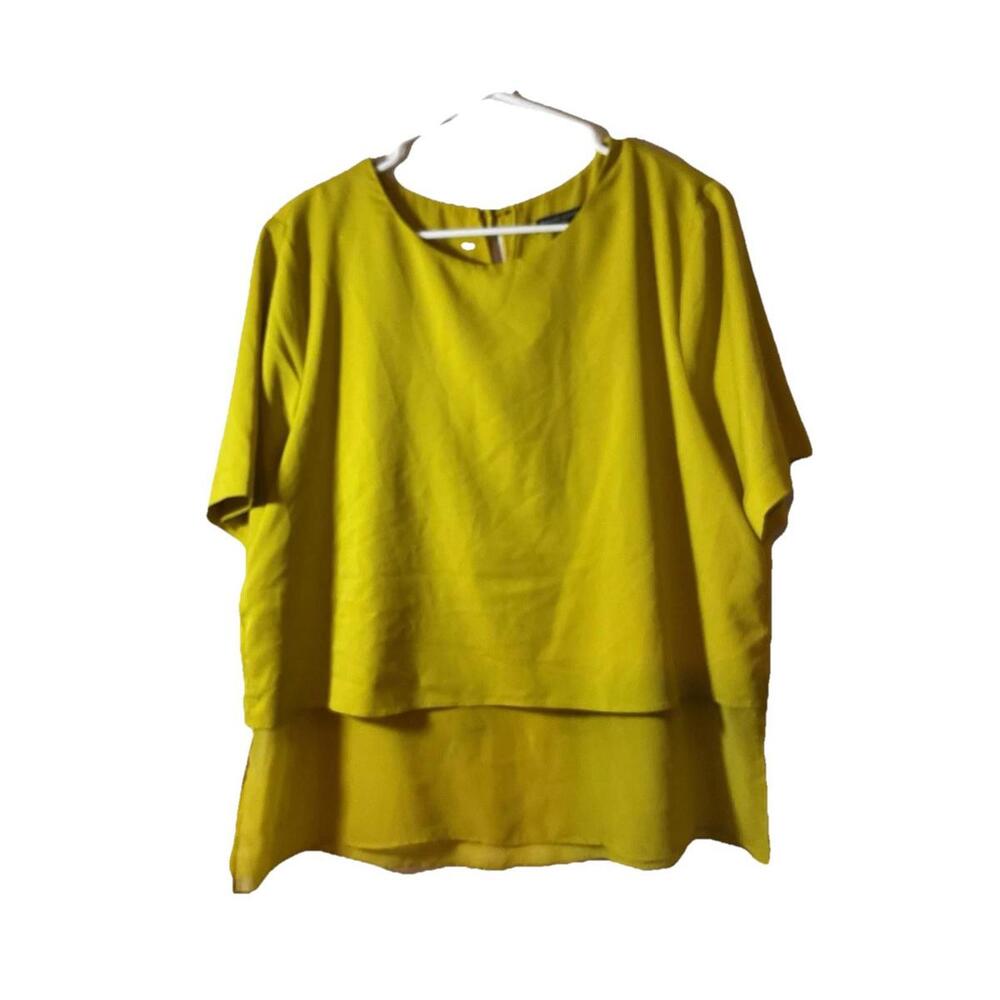 Women’s Banana Republic Chartreuse Short Sleeve Blouse Size Large
